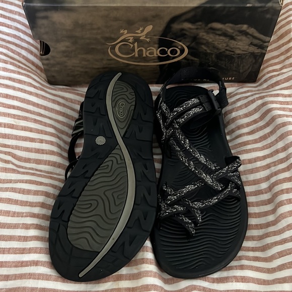 Chaco ZVOLV X2 Sandals sz 8 - Picture 3 of 5